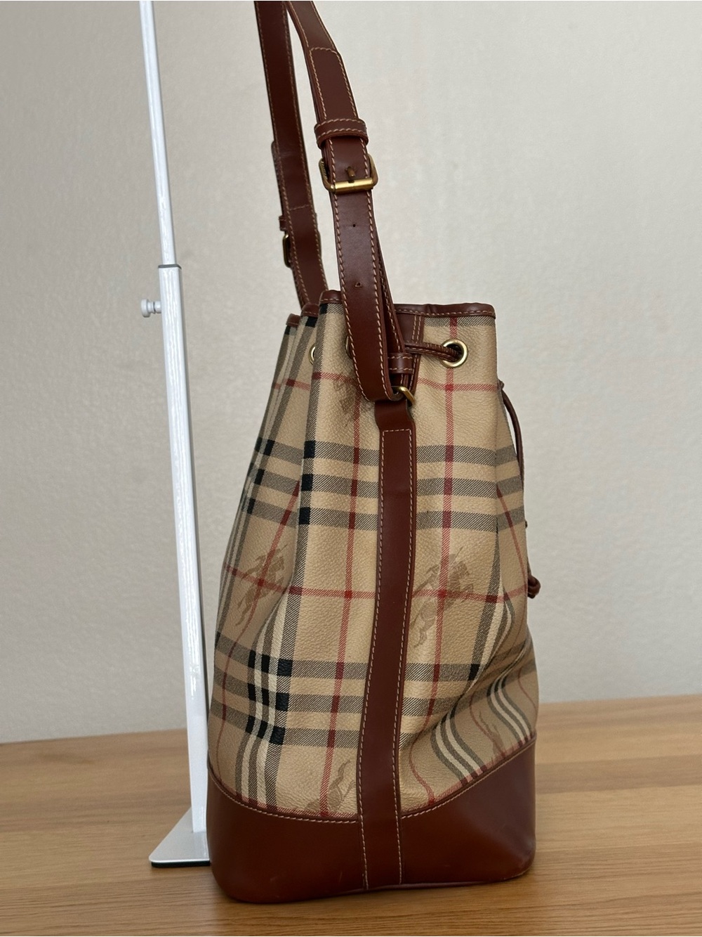 Burberry Nova Check Bucket Bag - Picture 4 of 14